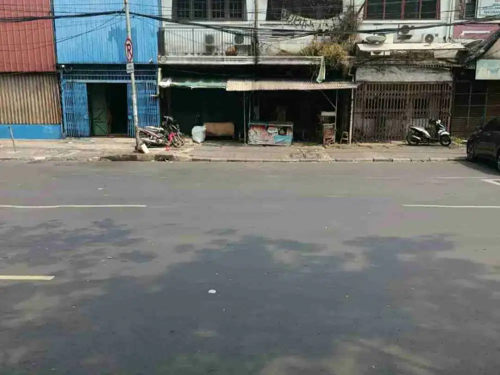 Jual Ruko Lama dan Gandeng di Jalan Raya Samanhudi - Pasar Baru - Jakarta Pusat