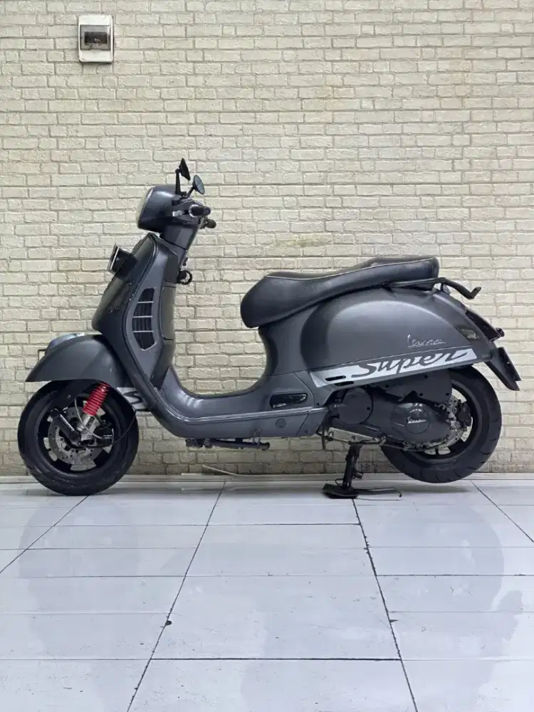 Perfect Condition!!Vespa GTS 150cc 3Vie 2016 Plat L Odo14rb-Mustika
