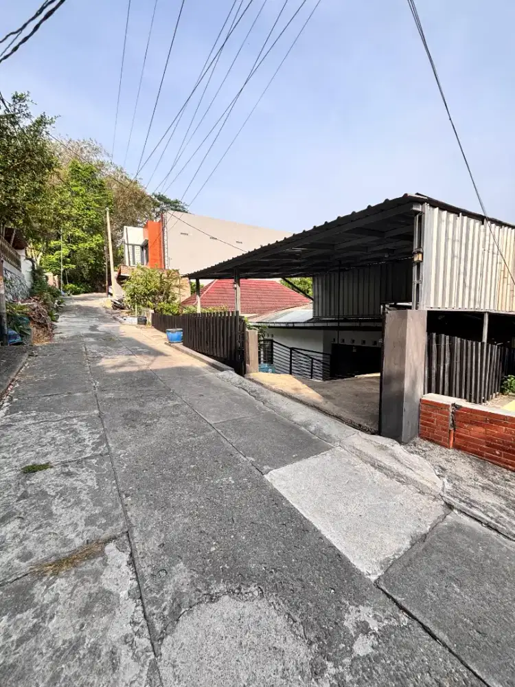 Dijual rumah luas Dewi Sartika sampangan
