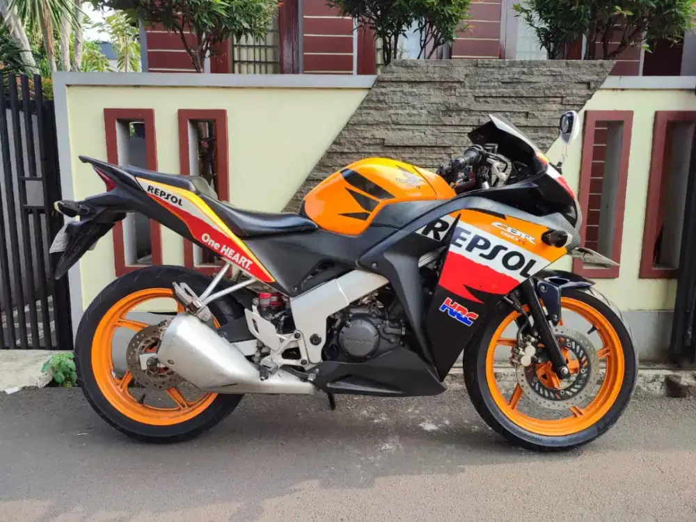HONDA CBR 150R CBU / CBR150R BILLED UP TAHUN 2012