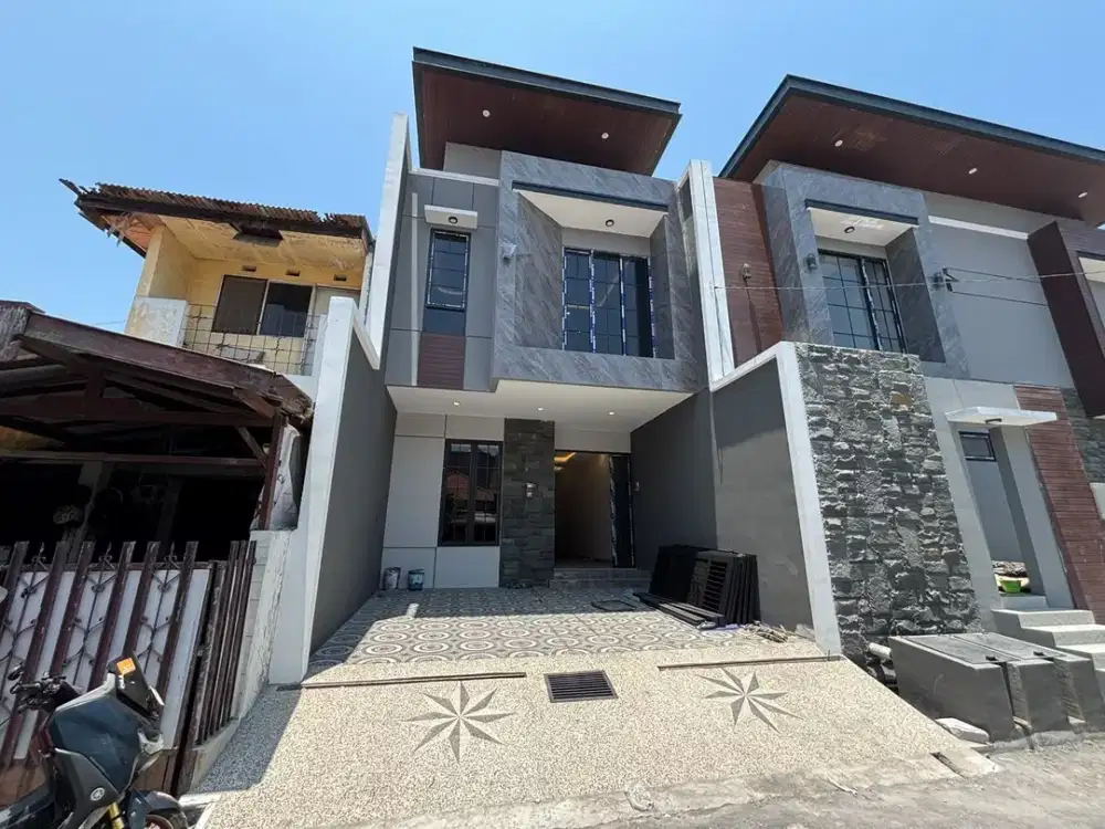 Dijual Rumah Baru 2 Lantai Manyar sangat Strategis