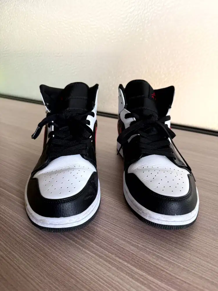 Sepatu Air Jordan 1 Mid Black Gym Red / White - Size 29 Cm