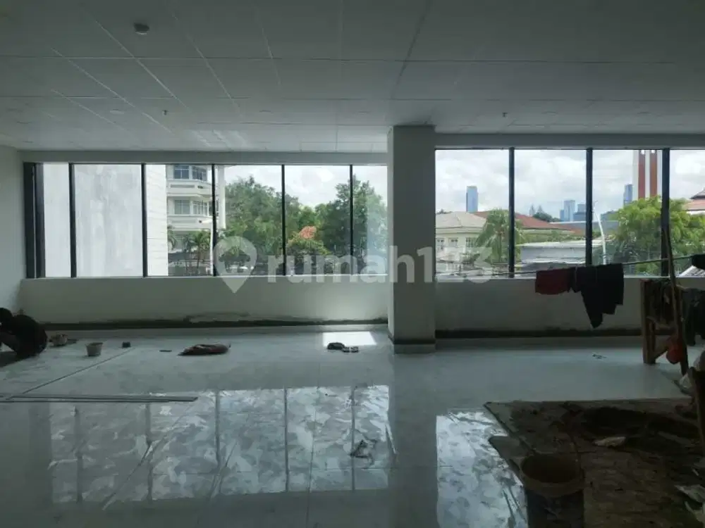dijual gedung baru 700 m dari Sarinah thamrin Jakarta pusat