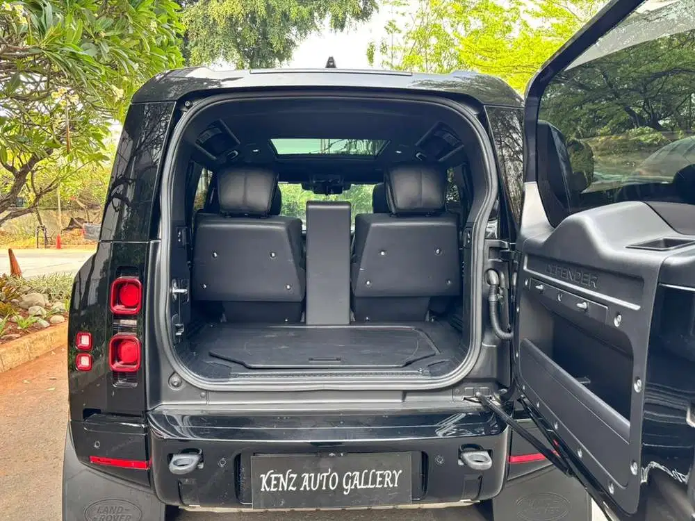 Land Rover Defender 110 2022 Bensin
