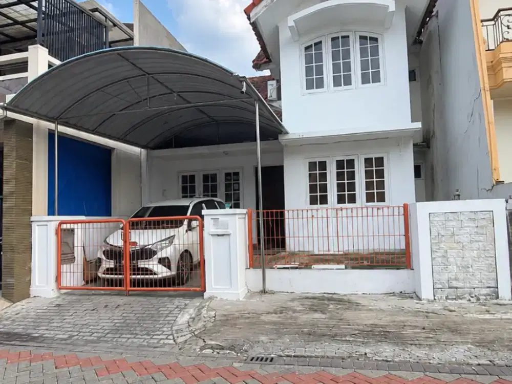 Dijual Rumah di Villa Valensia Pakuwon Indah dekat Pakuwon Mall