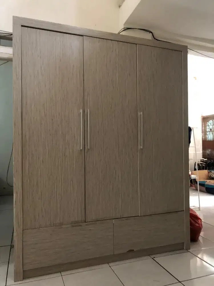 Lemari custom 3 pintu