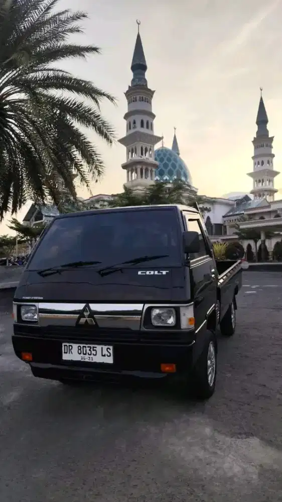 Dijual Mitsubishi L300 2024 Uero 4 Kondisi bagus