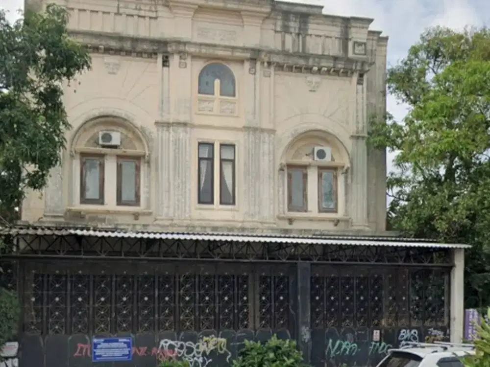 DISEWAKAN RUMAH MEWAH & ELEGAN AREA MANAHAN SOLO