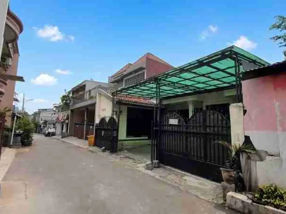Rumah Strategis 2 LT, Akses 2 mobil, 8 KT di Pengadegan Pancoran ,Jaksel