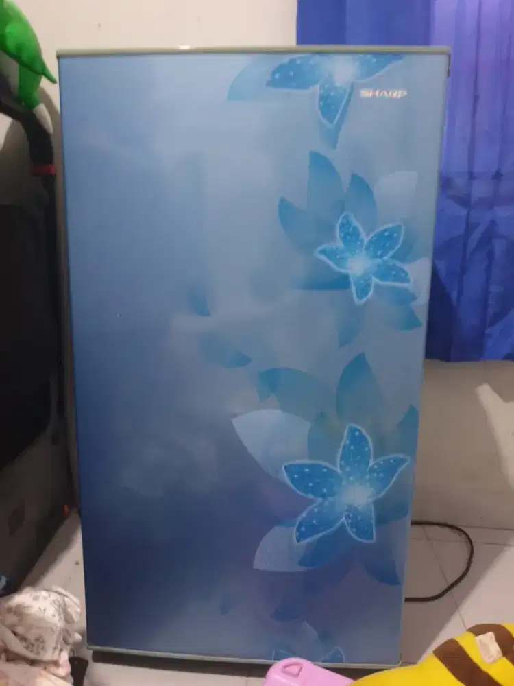 Kulkas 1 Pintu Sharp Motif Bunga Biru - Dingin Normal, Siap Pakai
