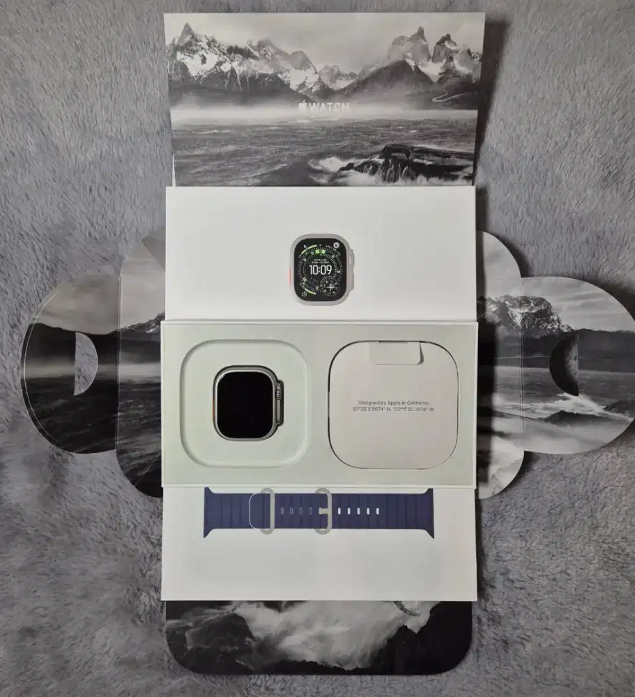 Apple Watch Ultra 3 49mm Natural Titanium AB Ocean Band