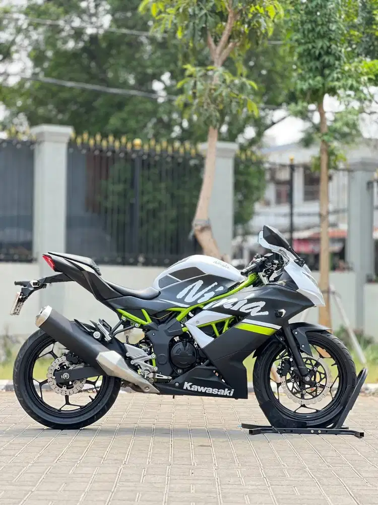 KAWASAKI NINJA MONO 250 SL HITAM PUTIH 2019 KM 5K PAJAK PANJANG MULUS