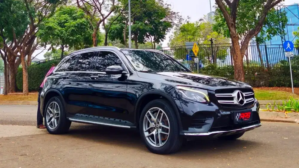 Mercedes-Benz GLC200 AMG 2.0 AT 2018
