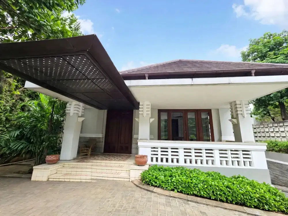 Exclusive Residence For Sale 4lt luas 1230meter Menteng Jakarta Pusat