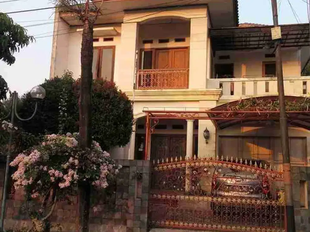 Rumah Strategis Akses 2 mobil di Kota Bandung, Tenang & Sejuk