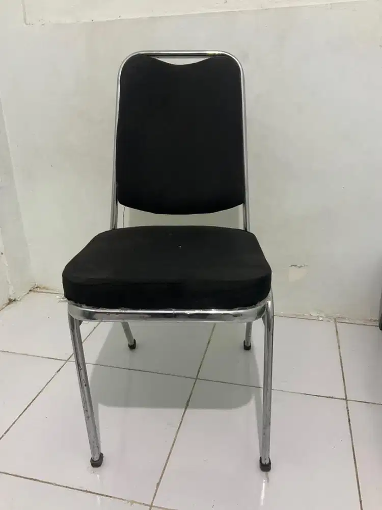 Kursi banquet belajar