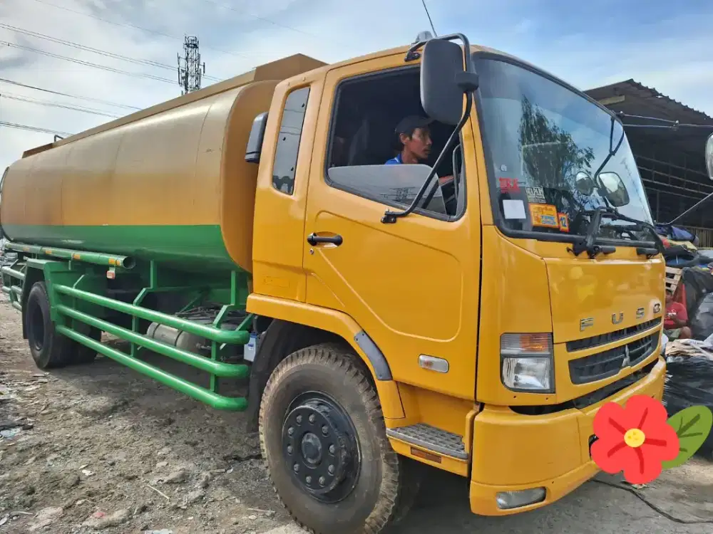 Mitsubishi Fuso Fighter FM 65HD 240psHD Tangki 20.000ltr BioSolar Hino