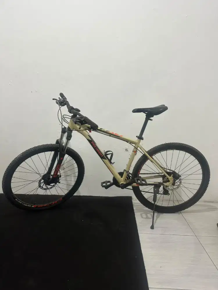 Sepeda gunung mtb polygon cascade 3 size m ban 27.5