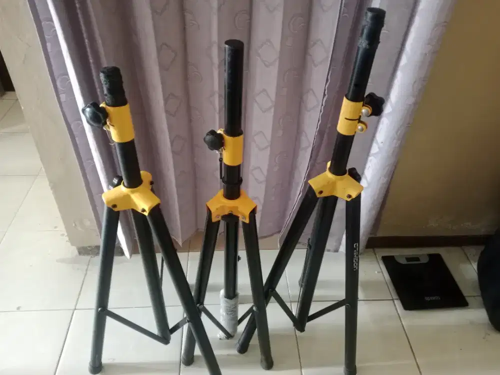 Stan speaker merk Crimson ( 3 buah)