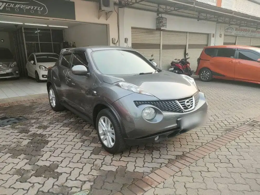 DP 10 JT JUKE RX MATIC 2014 GREY ABU ABU NISSAN