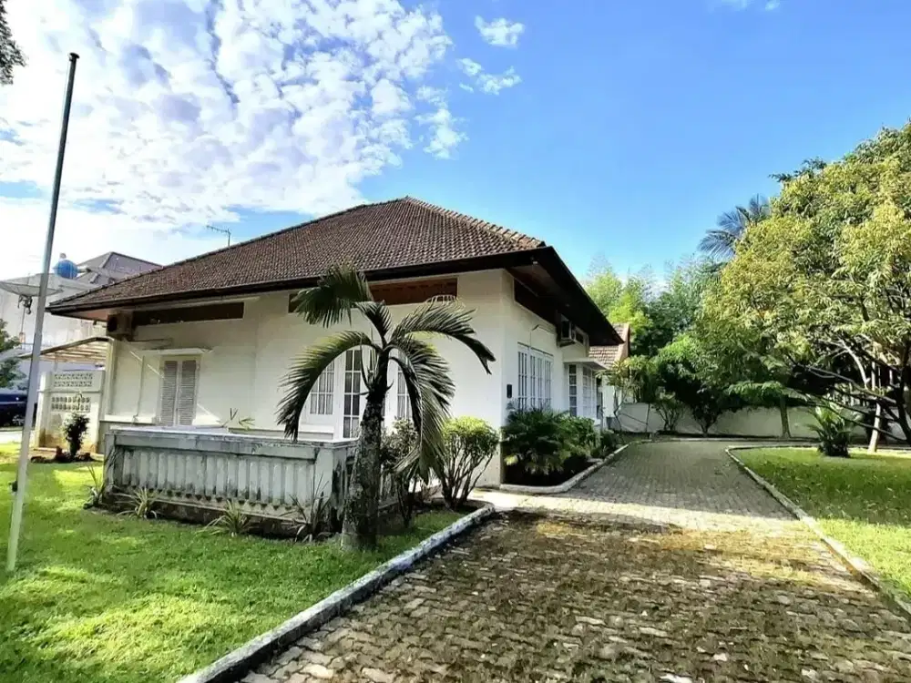 DIJUAL RUMAH POSISI HOOK LOKASI DI TENGAH KOTA MEDAN