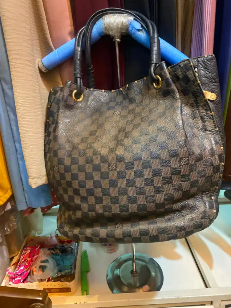 Prelobed tas Lv kulas