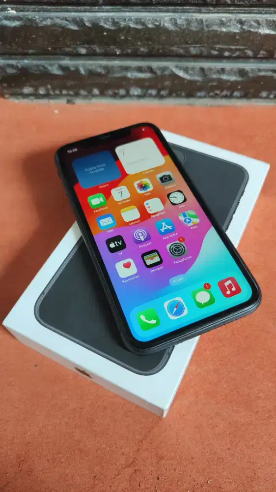 iPhone 11 64gb ibox