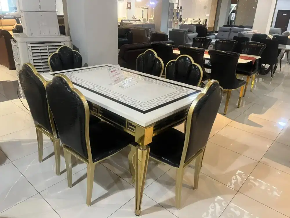 Kredit meja MKn di HOMECREDIT tanpa DP cukup bawa KTP saja ke toko