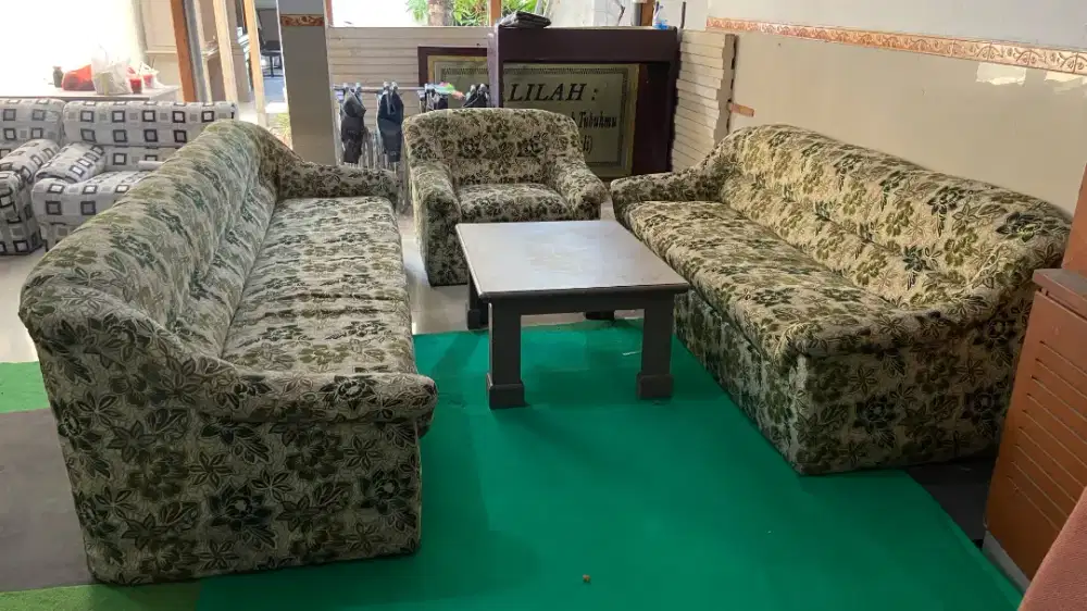 Kursi Sofa bekas kursi sofa ruang tamu 1 set sama meja