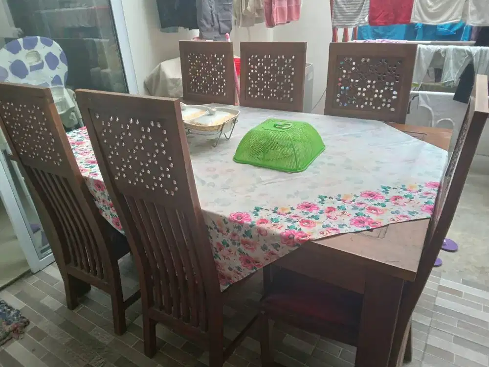 meja makan jati