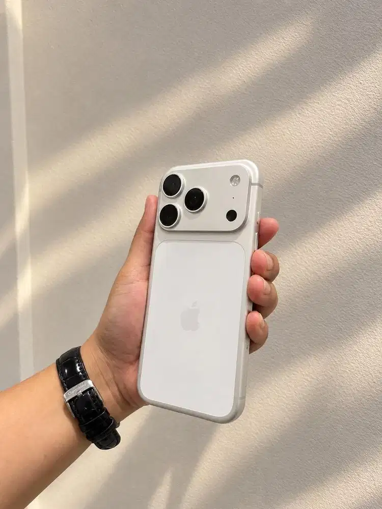 DIJUAL iPhone 17 Pro