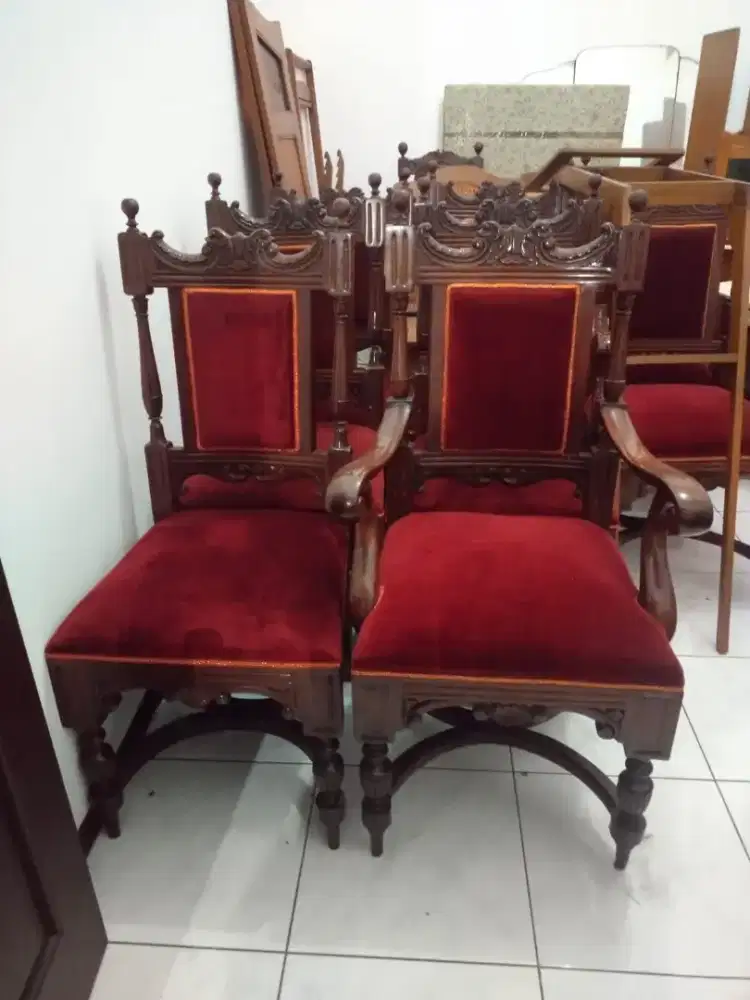 kursi kayu mahoni tua