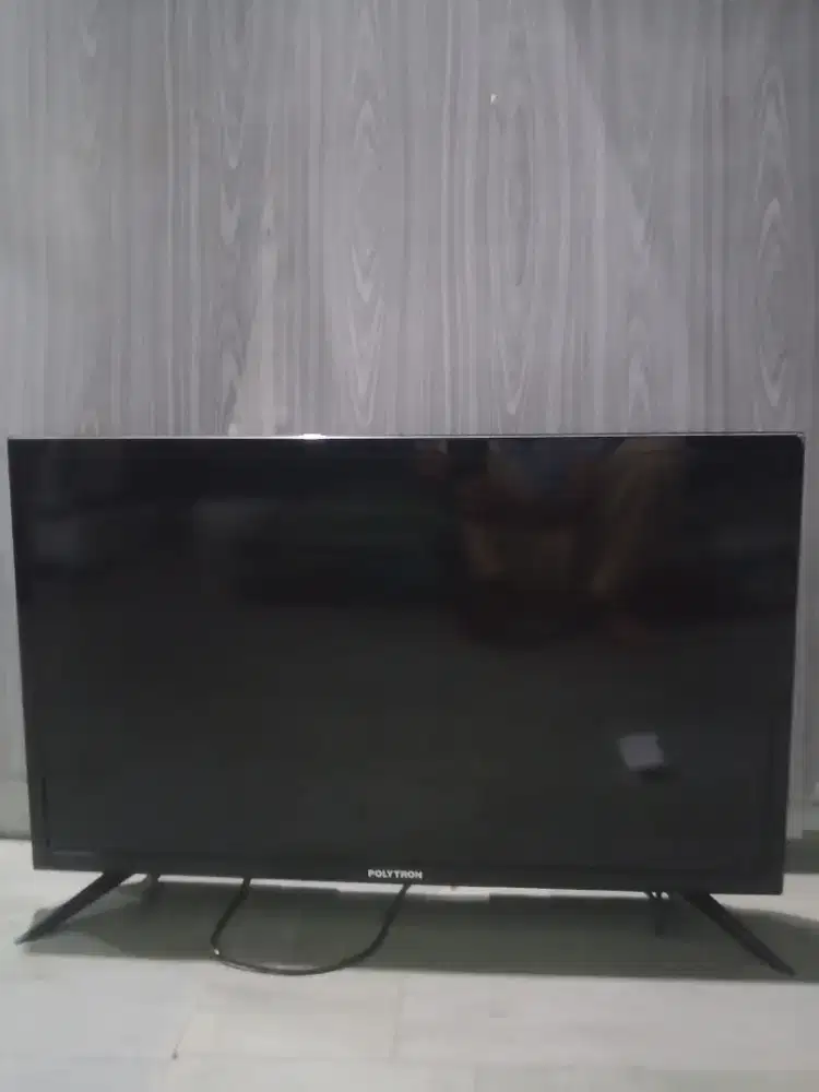 Tv Politron 32in Layar Garis tapi masih bisa