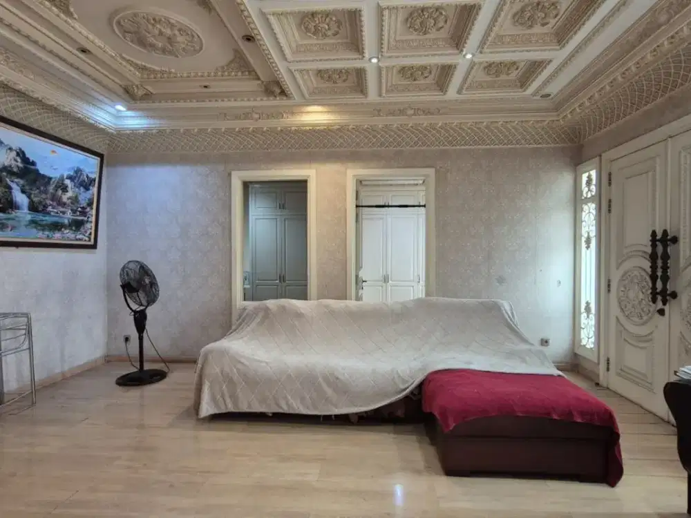 Rumah Murah Konsep UEROPEAN CLASSIC LUXURY di Taman Palem - Cengkareng - Jakarta Barat