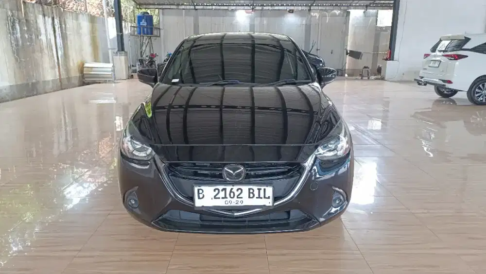 Mazda 2 R At 2018 Hitam Dp Minim