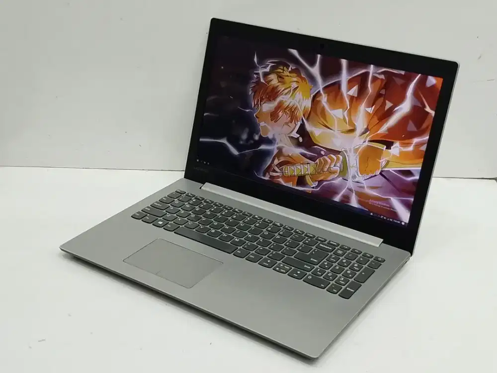 Lenovo Ideapad 320 i5 ram 8gb SSD 256gb Nvidia GeForce 920