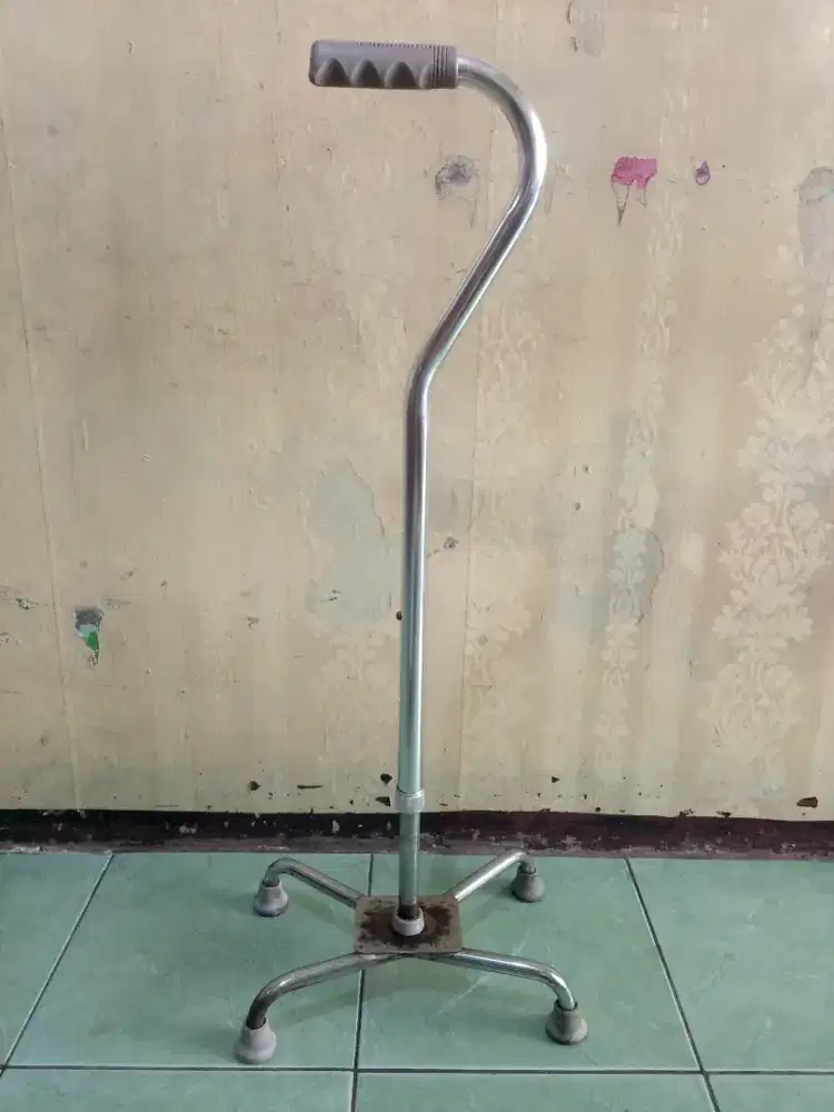 ALAT BANTU JALAN