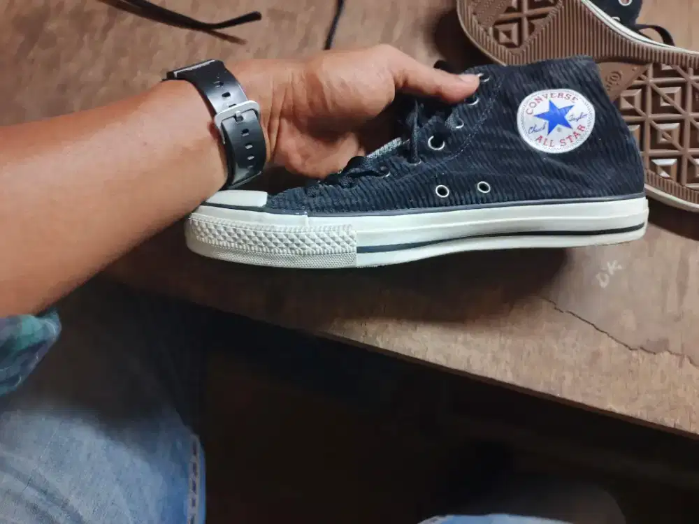 Sepatu Converse orignal size 42