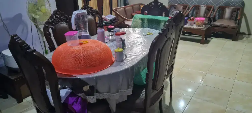 Meja makan jati oval 6 kursi