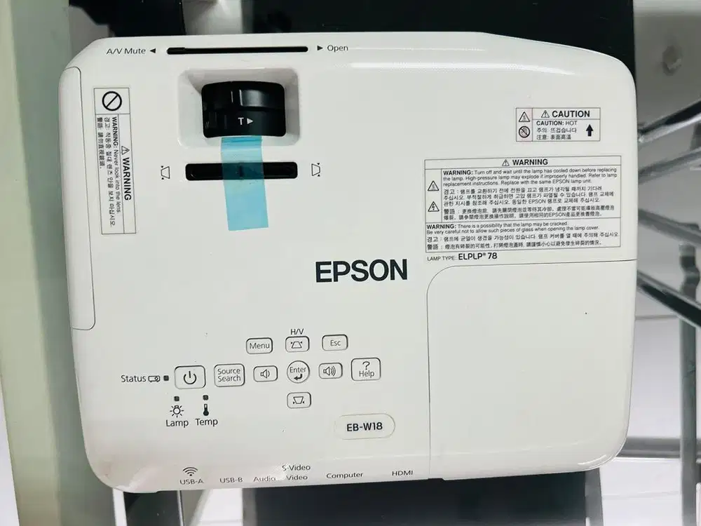 Proyektor Epson masih bagus lasung pakai