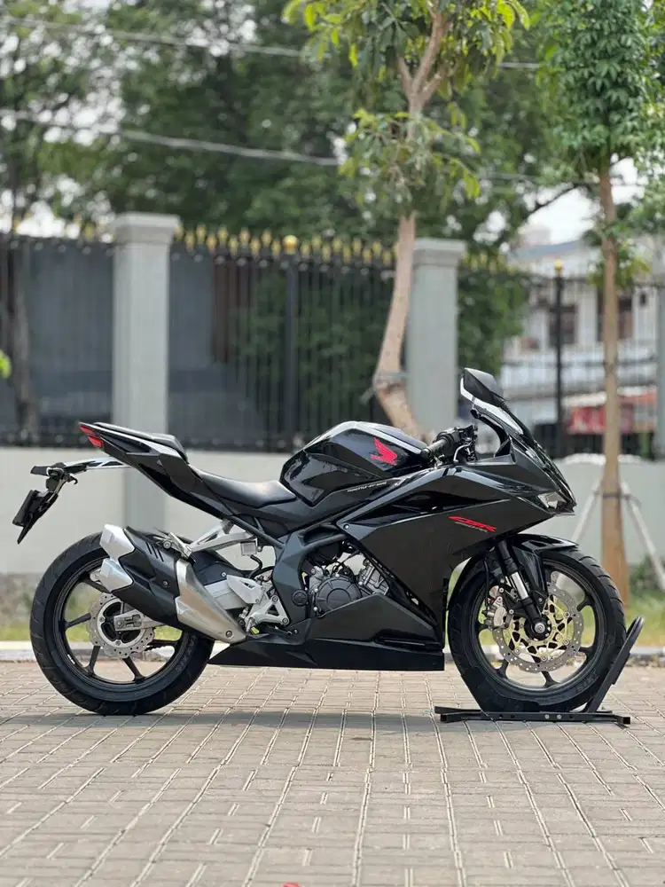 HONDA NEW CBR 250RR NON ABS 2020 BLACK FREEDOM KM LOW PAJAK ON SUPERB