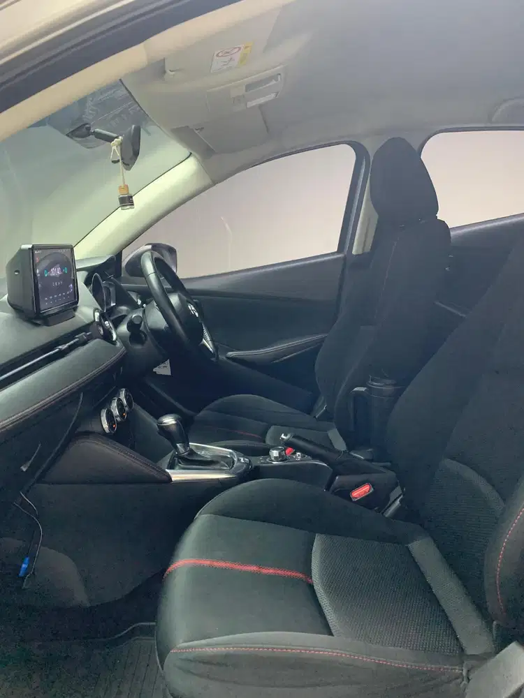 Mazda 2 R skyactiv 2015 Gesit dan iritt