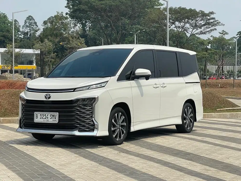 Toyota Voxy At 2023