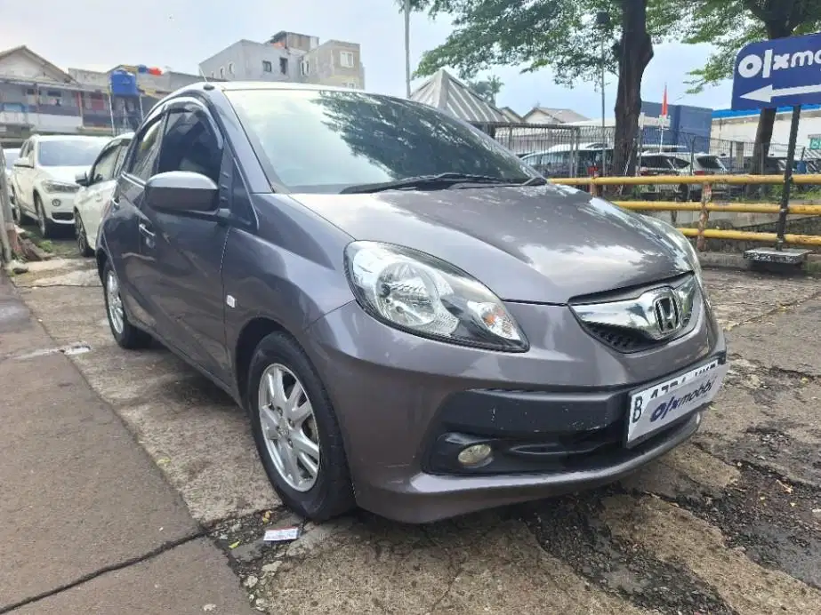 DP MURAH Honda Brio Satya 1.2 E Bensin-MT 2015  CTFEB