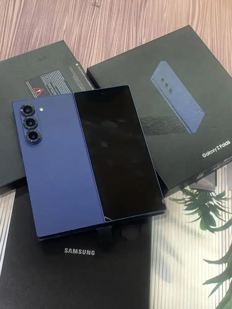 Samsung Z Fold 6 12/512GB
Fullset Orian, Resmi Sein
Fisik mulus