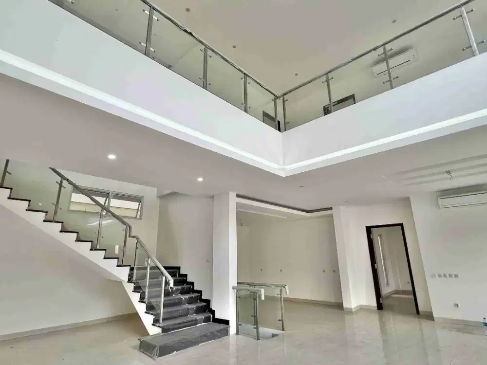 Jual Rumah Mewah di Gading Serpong Scarlet Summarecon, Hoek bonus kelebihan tanah fasum