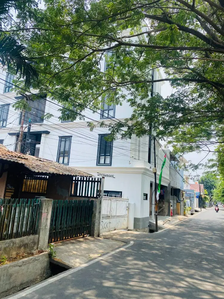 AS HOME Terima kost PUTRI.       JL.TEBET TIMUR DALAM XI no 34. JAKSEL
