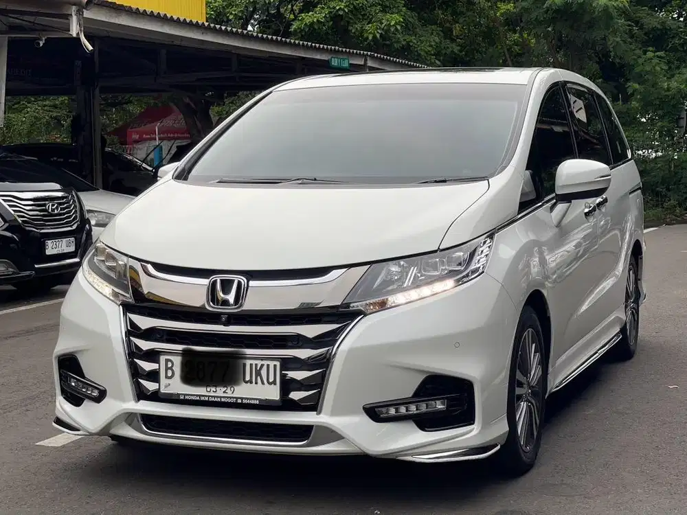 DIJUAL MOBIL HONDA ODYSSEY AT PUTIH 2019