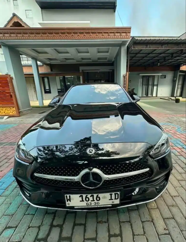 Dijual Mobil Kondisi Sangat Terawat  MERCEDES-BENZ C300 2024 AMG LINE
