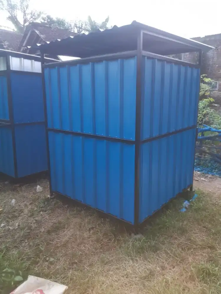 Both container  150cm x 150 cm x 200 cm